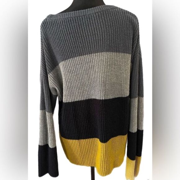 "Alli & Rob"  Multi colored striped oversized sweater. Size large - Picture 3 of 10